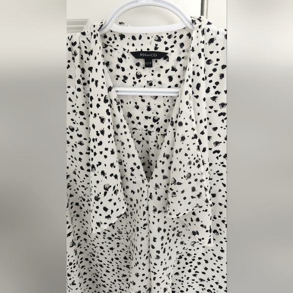 Rw-co ruffle sleevless crepe blouse - Picture 6 of 6